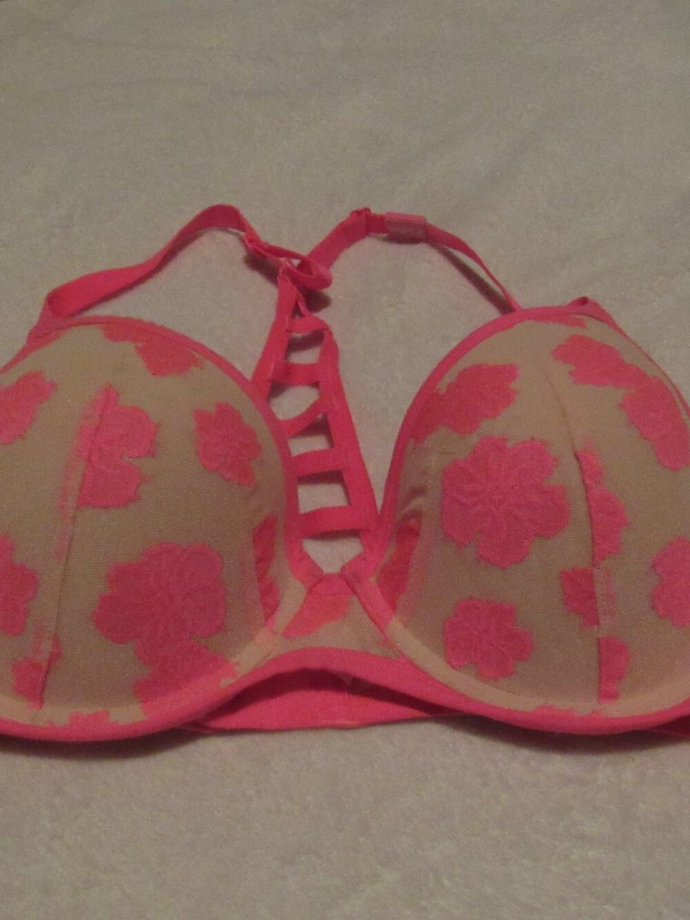Victoria's Secret Lightly Lined Bra  Size 36D NWT
